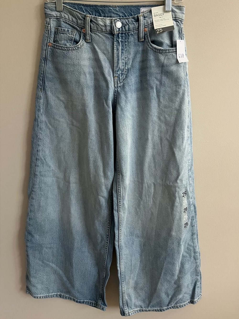 NWT-GAP Baggy Denim Jeans, Size 25